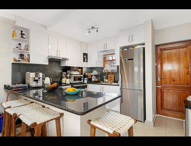 2 BEDROOM PROPERTY TO RENT IN SEA POINT